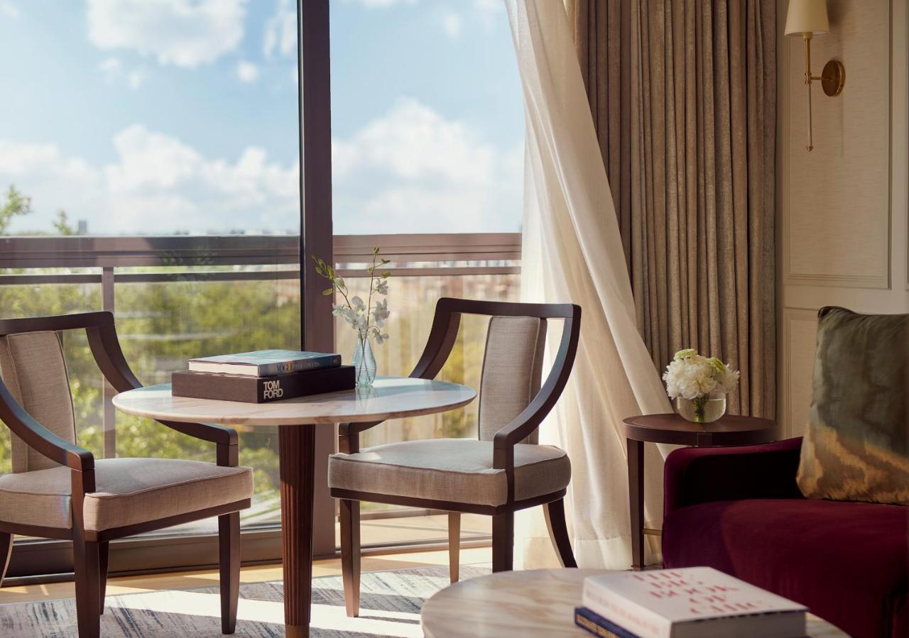 Jumeirah Carlton Tower Londen Buitenkant foto