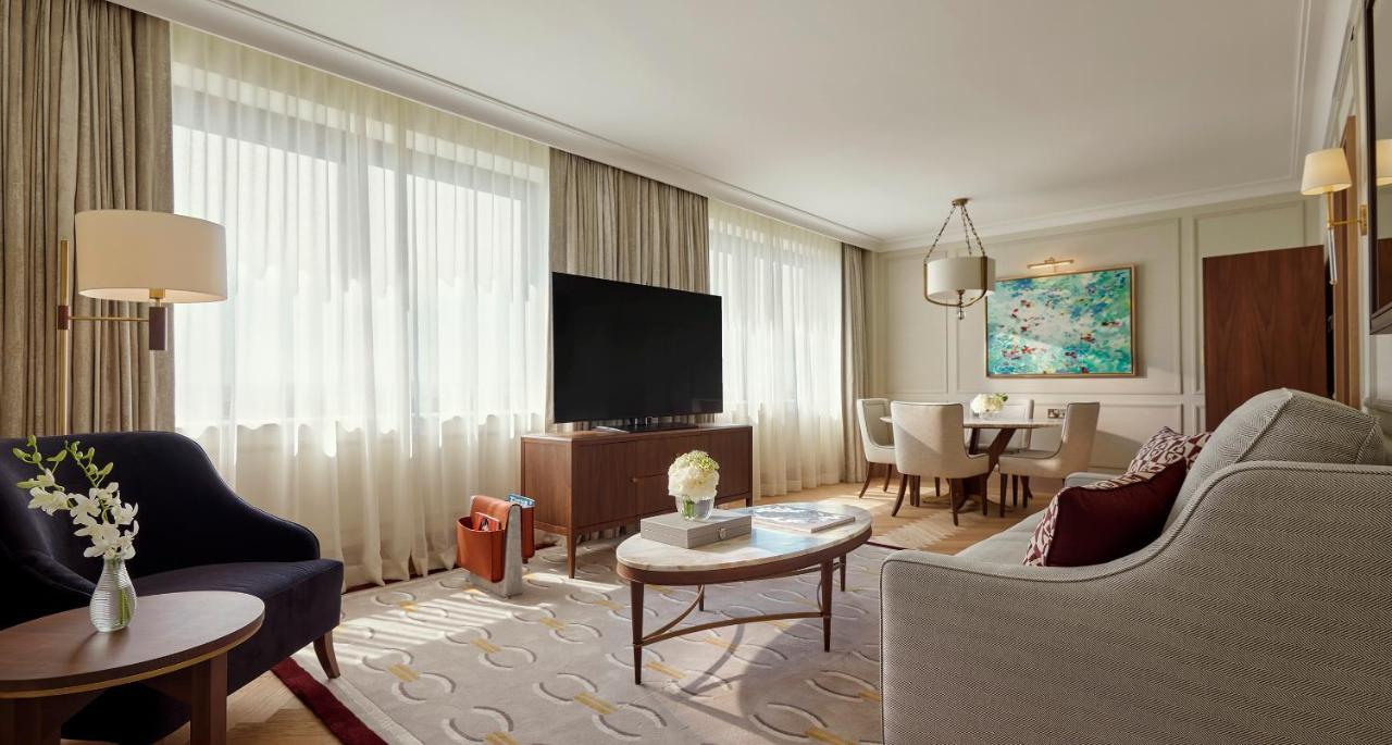 Jumeirah Carlton Tower Londen Buitenkant foto