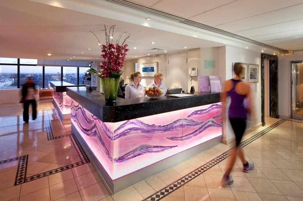 Jumeirah Carlton Tower Londen Buitenkant foto