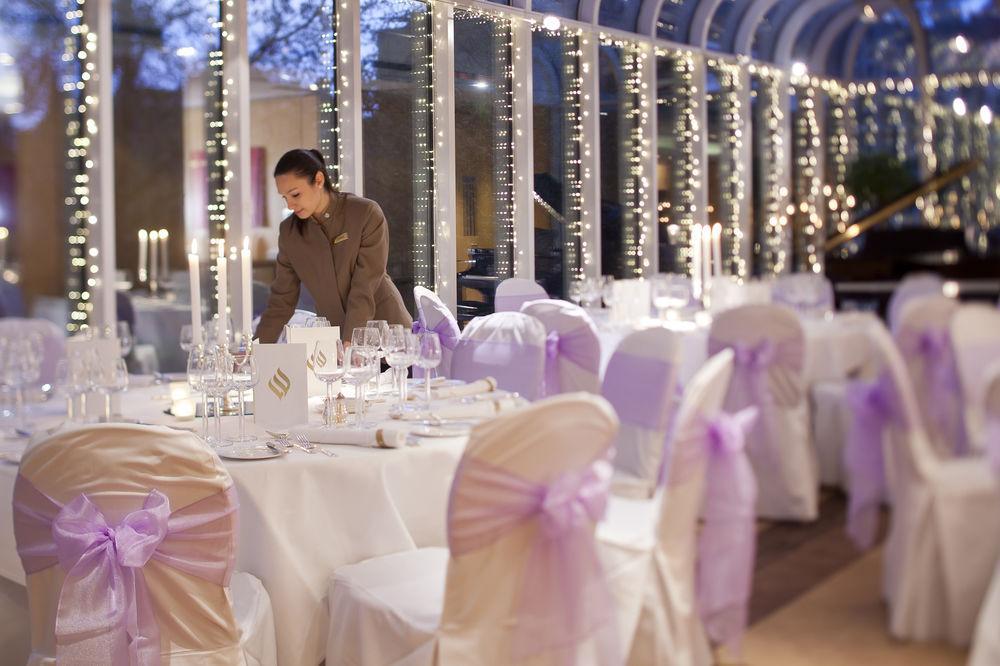 Jumeirah Carlton Tower Londen Buitenkant foto