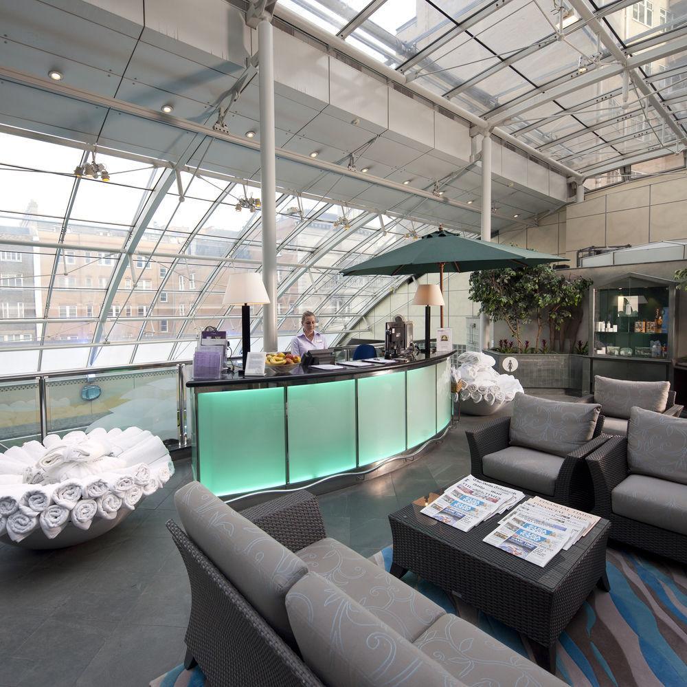 Jumeirah Carlton Tower Londen Buitenkant foto